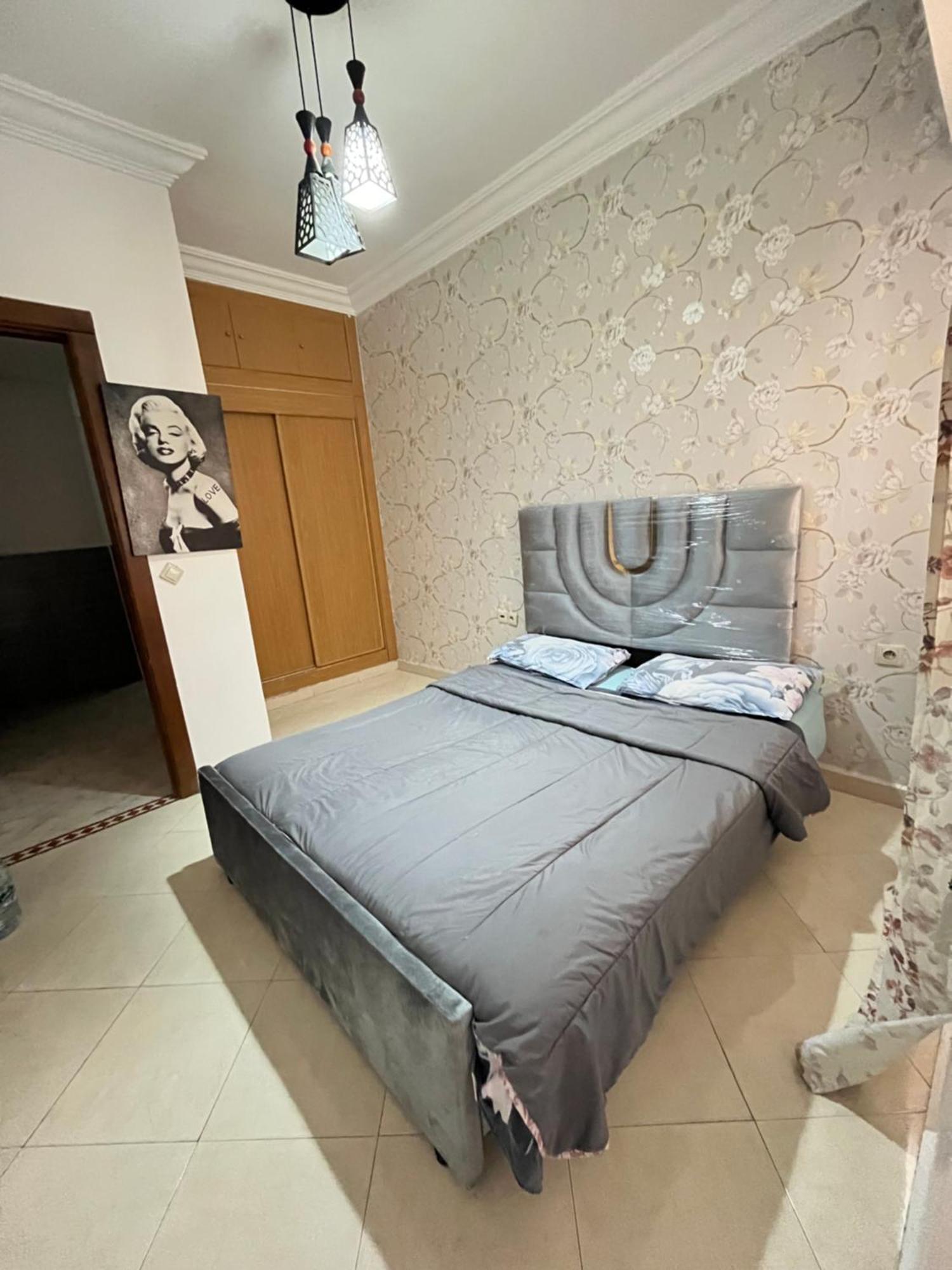 Eris Plage Tanger Playa Gare Du Train Apartment Bagian luar foto